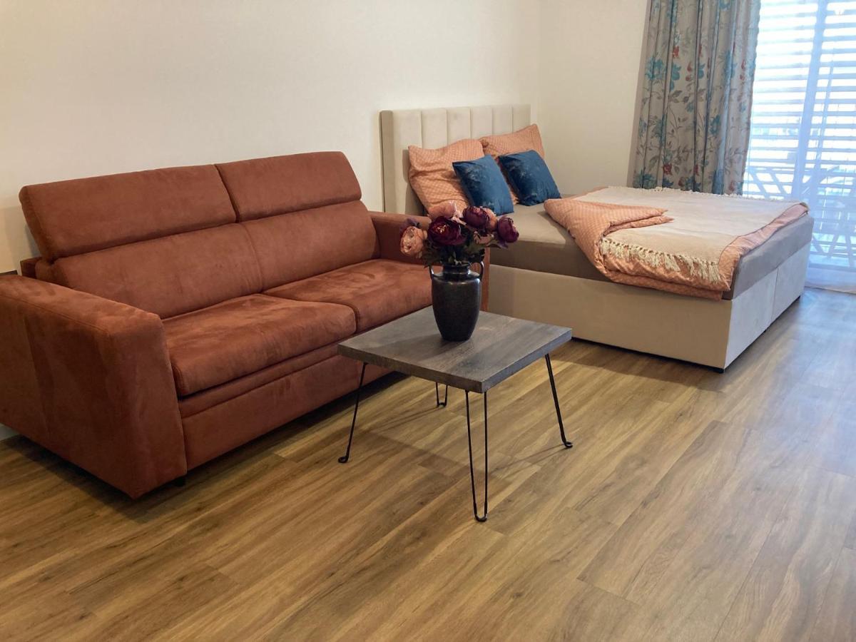 Stylovy Apartman A409 V Centre Nr, Parkovanie V Cene Nitra Exterior photo